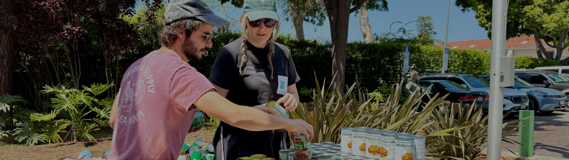 MAKING A DIFFERENCE: LITTLE DOT STUDIOS LA VOLUNTEERS AT WESTSIDE FOOD BANK.