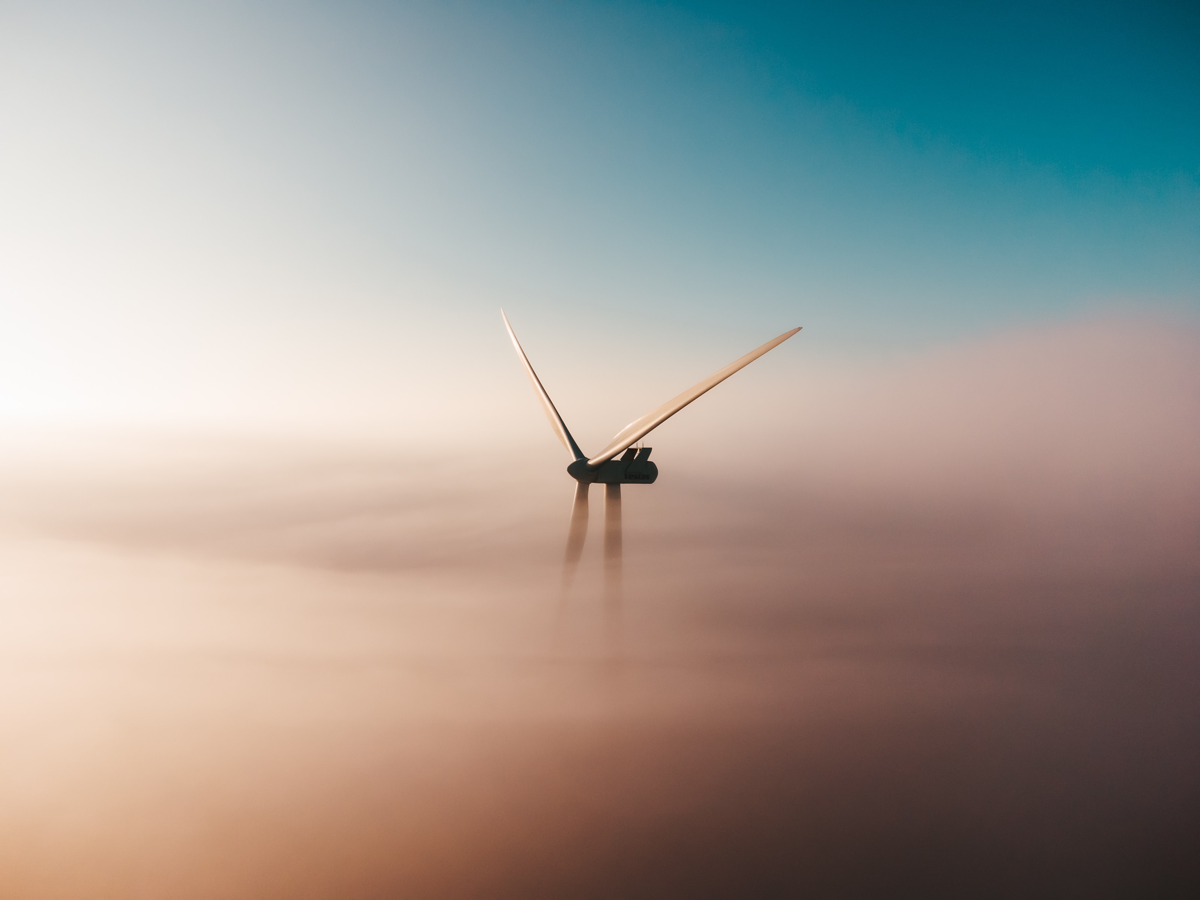 low_emisssions_wind_turbine_fog